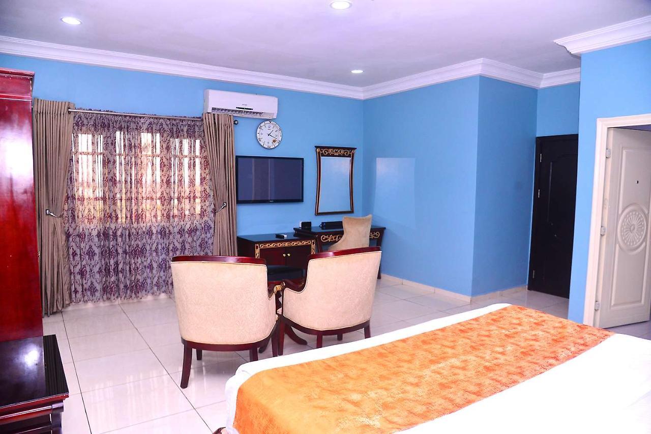 Best Western Meloch Hotel Awka Exteriör bild