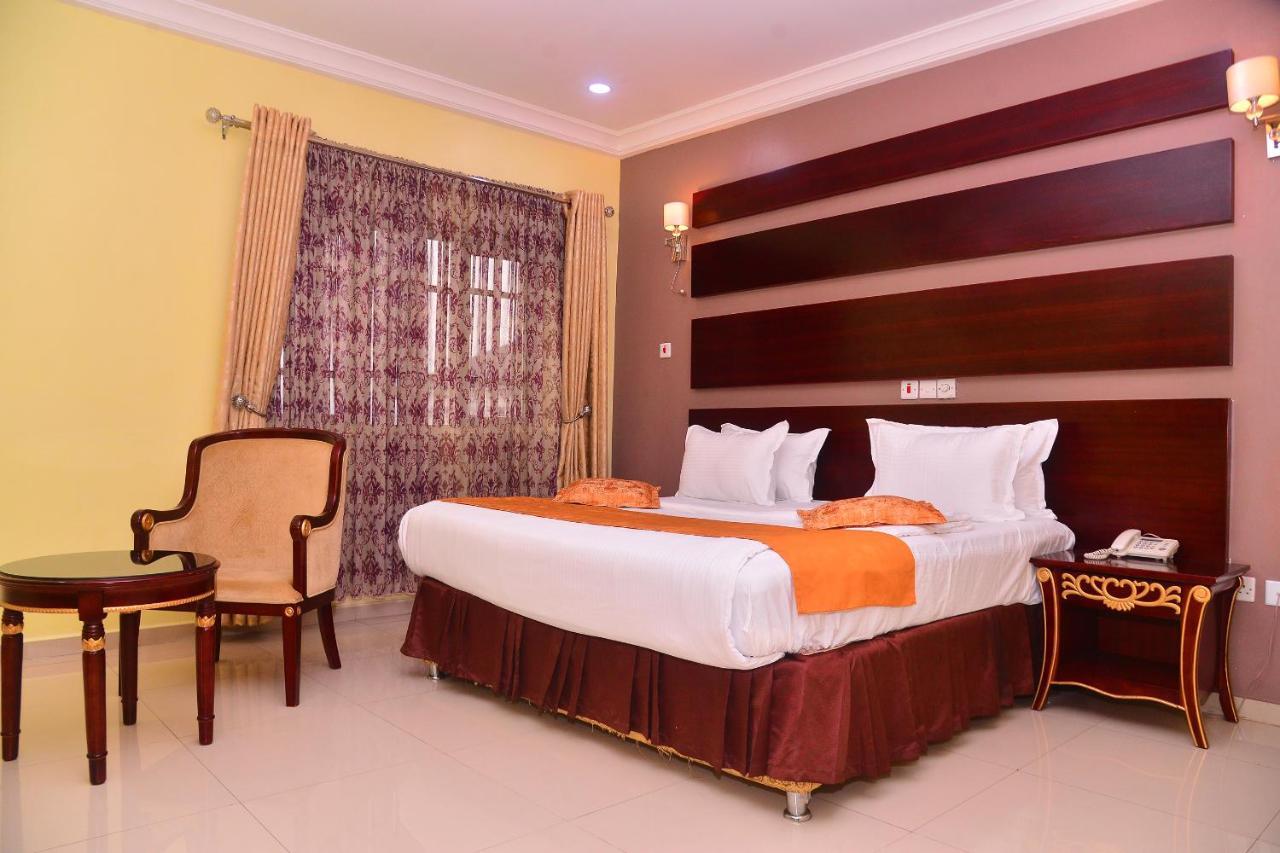 Best Western Meloch Hotel Awka Exteriör bild