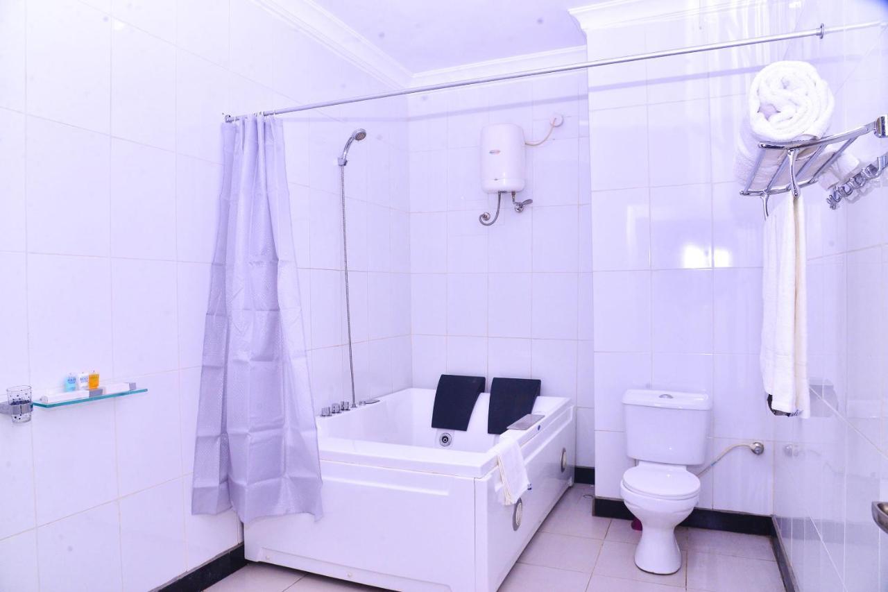 Best Western Meloch Hotel Awka Exteriör bild