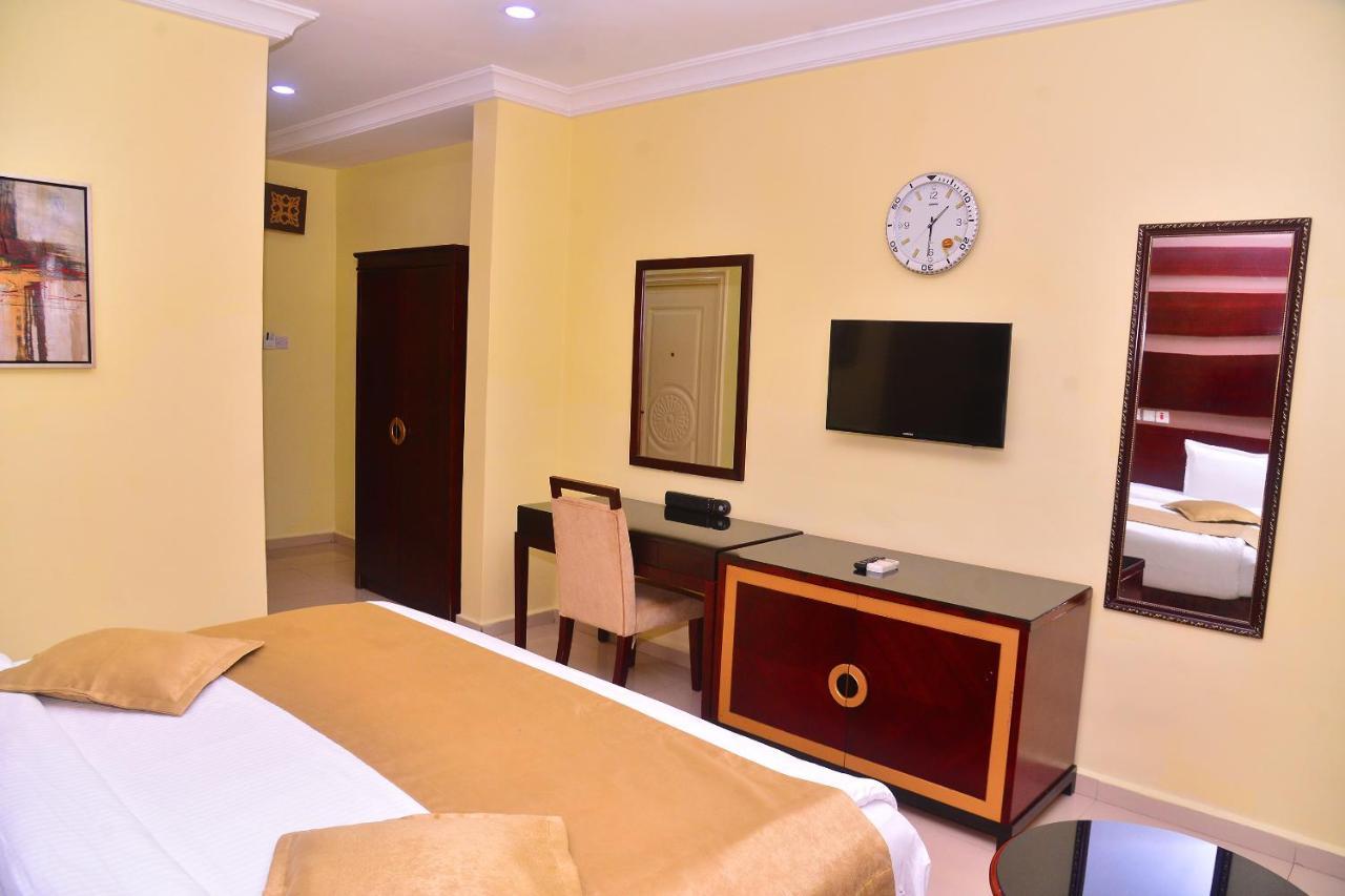 Best Western Meloch Hotel Awka Exteriör bild