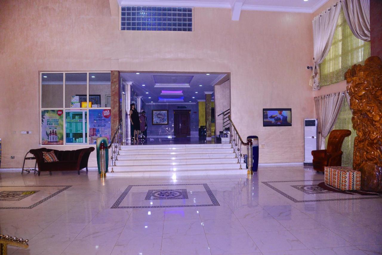 Best Western Meloch Hotel Awka Exteriör bild